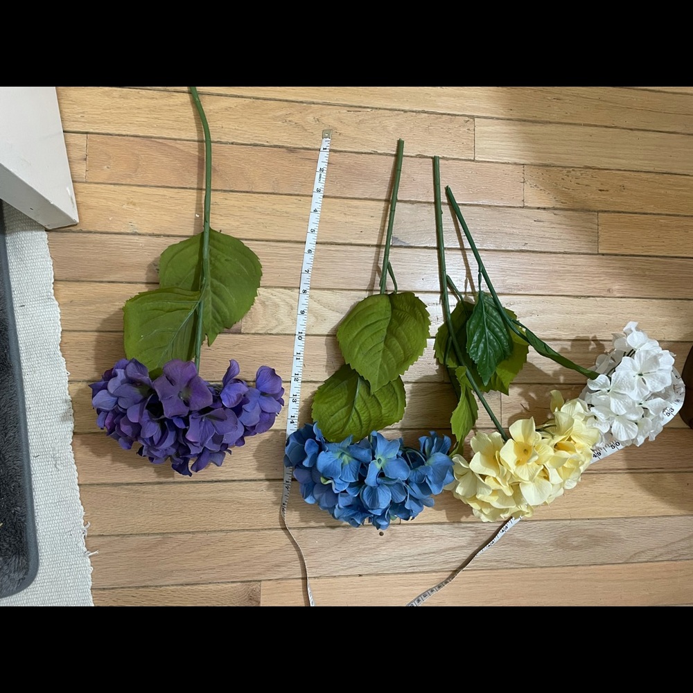 Decorative flowers and rocks.